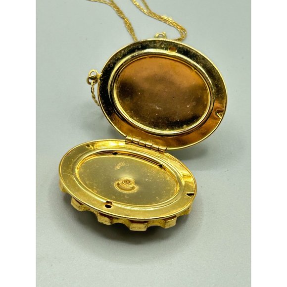 Vintage Floral Locket Gold Tone Necklace Oval Picture Holder Keepsake Floral - Picture 4 of 8